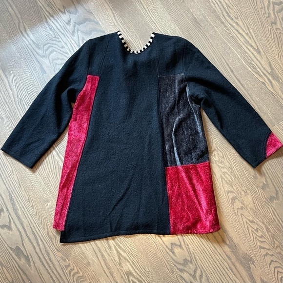 Mina Norton New York Chenille Wearable Art - Picture 4 of 4